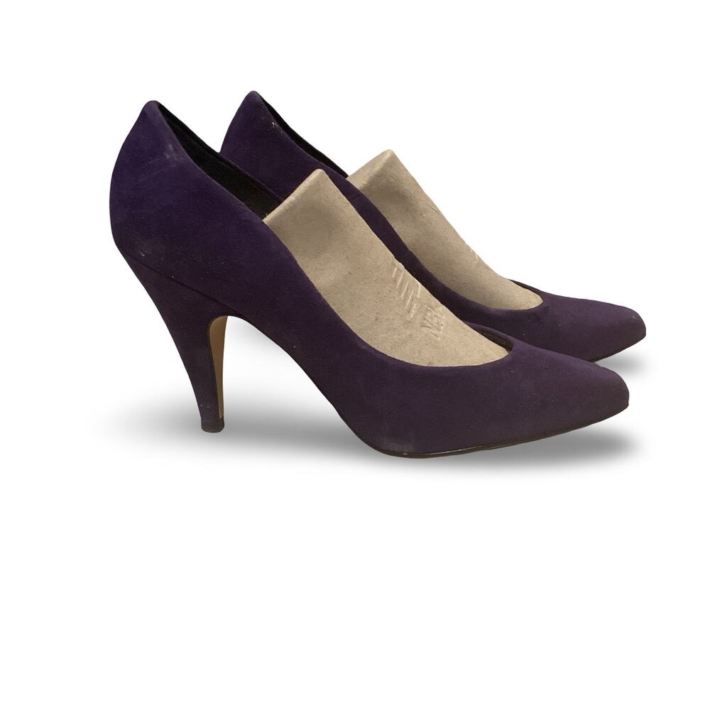 C,assoc 80s Statement Pumps